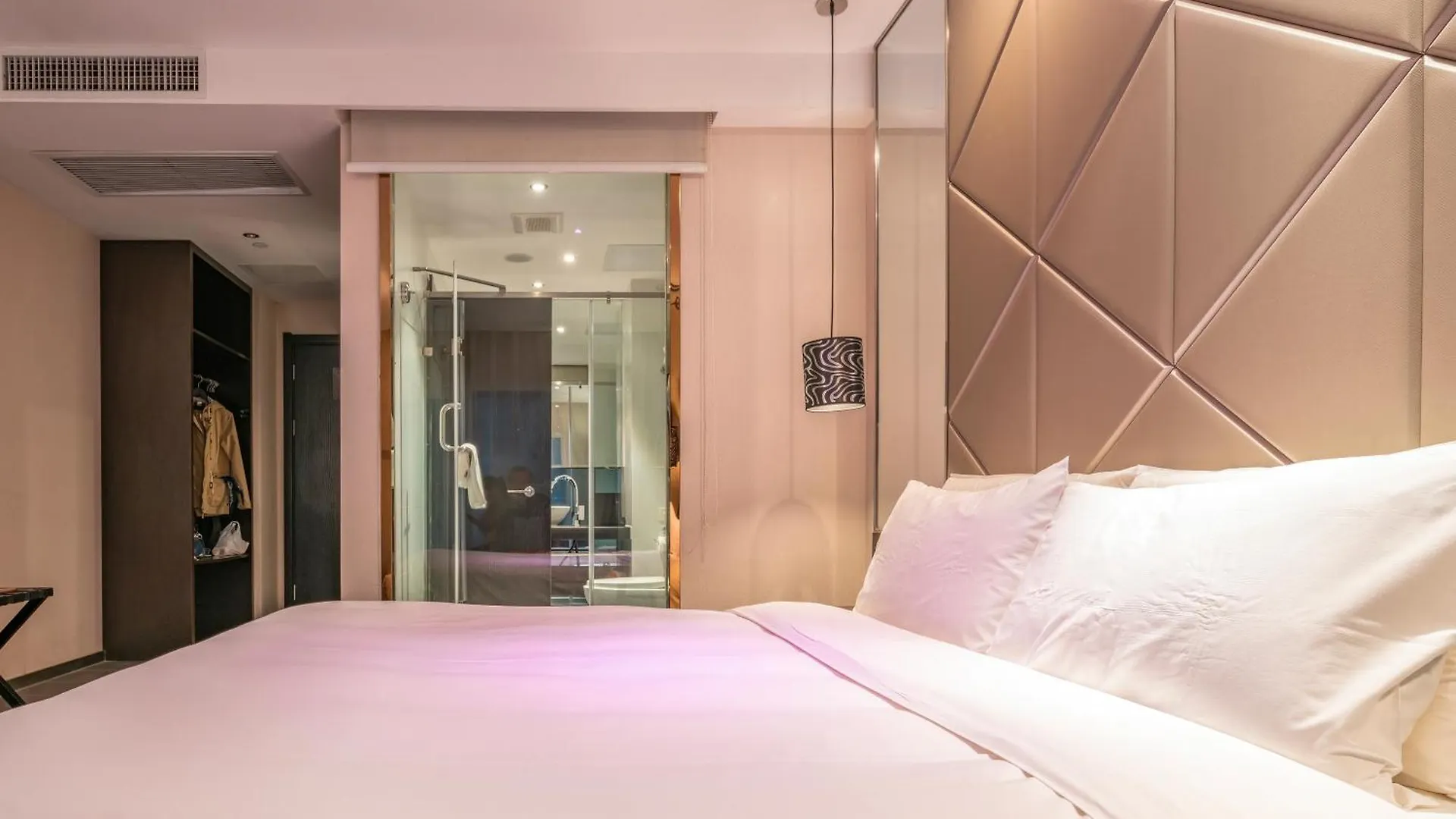Hotel Qubic Villa Delhi Airport